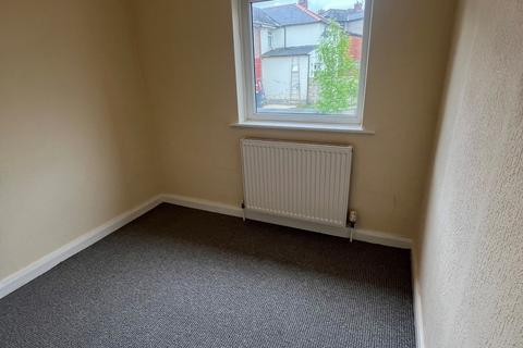 17 Walker Drive, Bradford, BD8 9ES