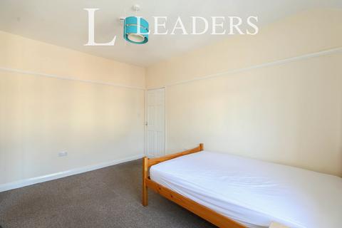 1 bedroom in a house share to rent, Lansdowne road; Hartshill; ST4