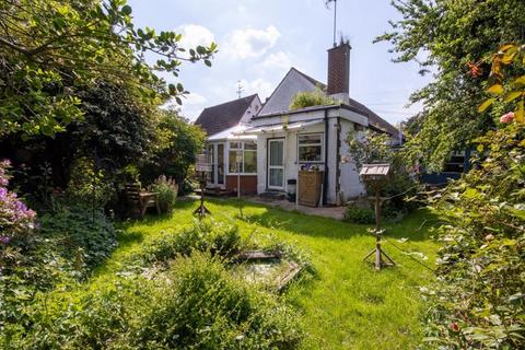2 bedroom detached bungalow for sale, Sunray Avenue, Brentwood CM13