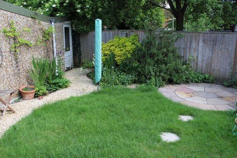 3 bedroom semi-detached house to rent, Family Home in Harwell that will consider Pets.