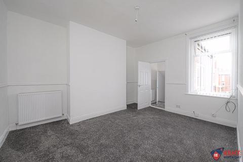 3 bedroom apartment to rent, Shrewsbury Terrace, South Shields