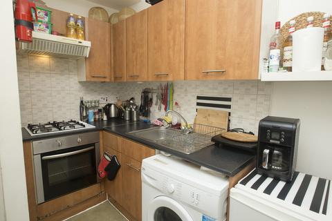 Studio to rent, West Green Road, London N15