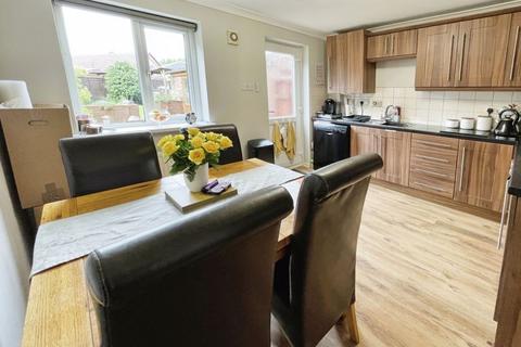 21 Elterwater Close, Bury, BL8 1UW