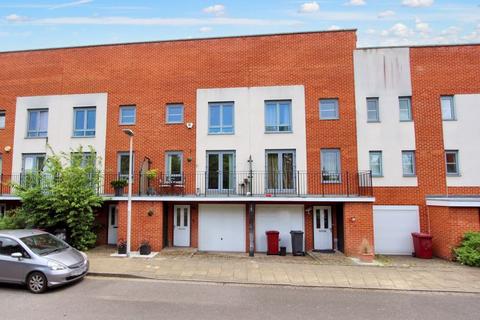 3 bedroom terraced house for sale, Battle Square, Reading RG30
