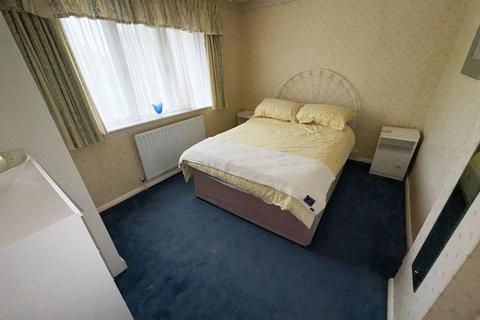 3 bedroom end of terrace house for sale, Laing Dean, Northolt