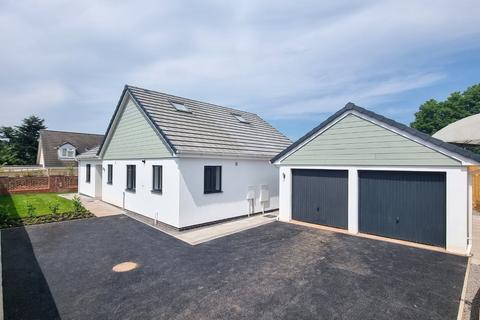 4 bedroom bungalow for sale, Cherry Tree Gardens, Tiverton, Devon, EX16