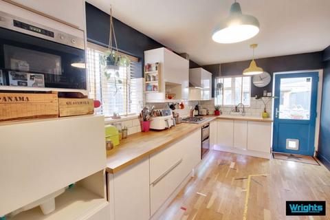 42 Manor Road, Trowbridge, BA14 9HR
