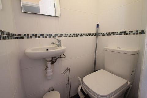 1 bedroom in a house share to rent, Whitehall Road, Uxbridge, UB8