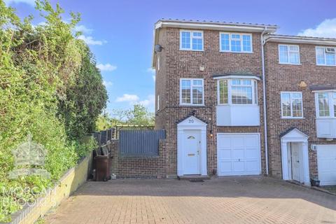 3 bedroom terraced house to rent, Station Road, South Benfleet