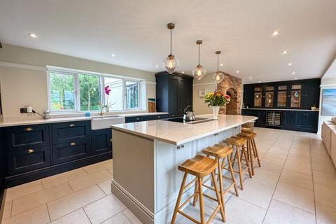 Sandy Lodge Cheddleton Road, Leek, ST13 5QZ