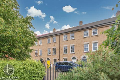 3 bedroom townhouse for sale, Garland Road, Colchester