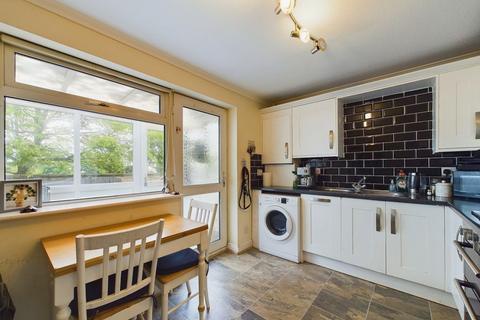 41 Queens Drive, Whitby, YO22 4HN