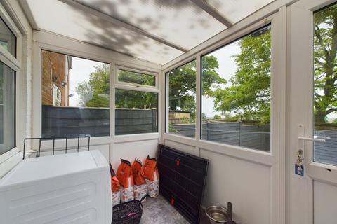 41 Queens Drive, Whitby, YO22 4HN