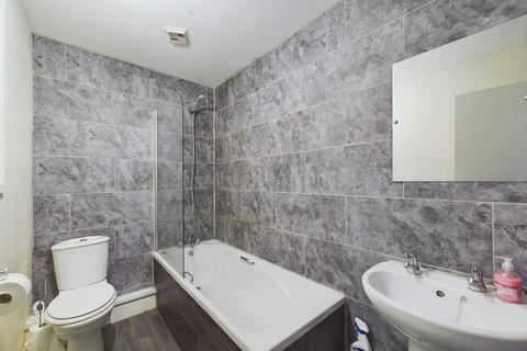 41 Queens Drive, Whitby, YO22 4HN