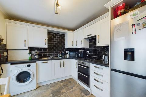 41 Queens Drive, Whitby, YO22 4HN