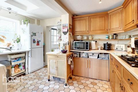 59 Albert Road, Romford, RM1 2PS