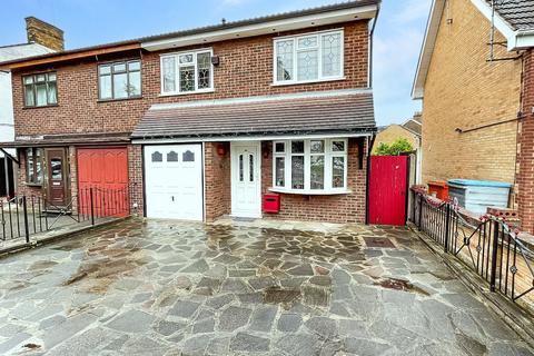4 bedroom semi-detached house for sale, Mawney Road, Romford, RM7