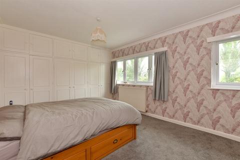 3 bedroom detached house for sale, Roundmead Avenue, Loughton, Essex