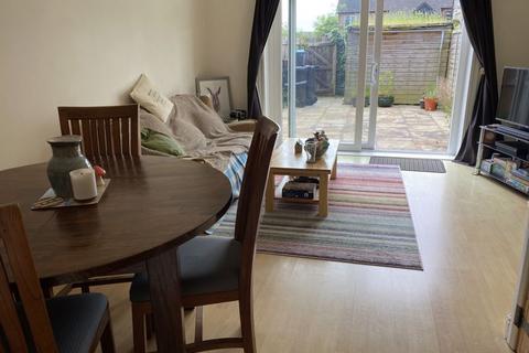 2 bedroom terraced house to rent, Briar Close, Frome