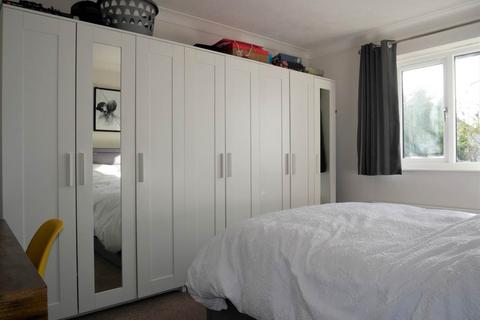 1 bedroom flat to rent, Wickham Close, Newington , Kent