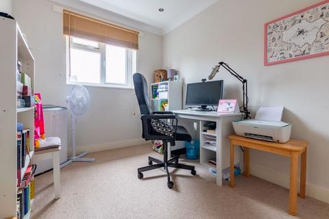 24 Chandlers Close, Wantage, OX12 8EW