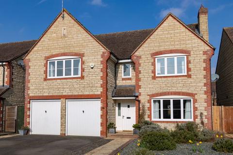 5 bedroom detached house for sale, Heigham Court, Faringdon SN7