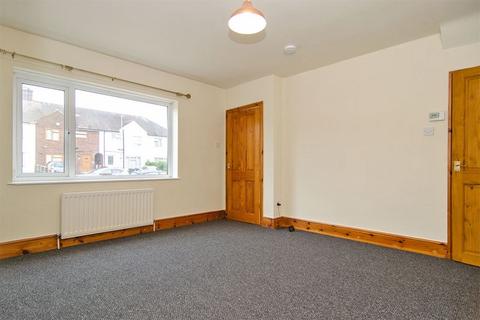 3 bedroom semi-detached house to rent, Dovehouse Fields, Lichfield WS14