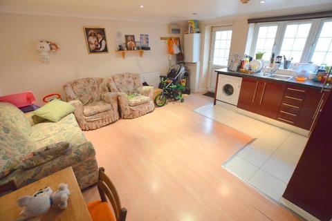 1 bedroom maisonette for sale, Ashton Road, South Luton, Luton, Bedfordshire, LU1 3QE