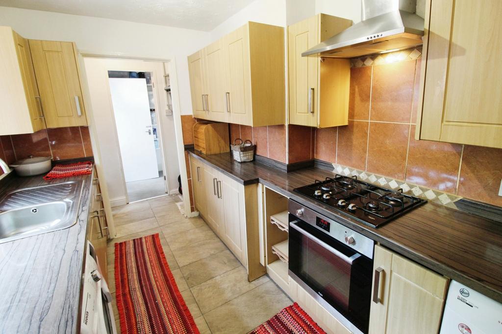 Thornton Road, Manchester 2 bed terraced house to rent £1,000 pcm (£