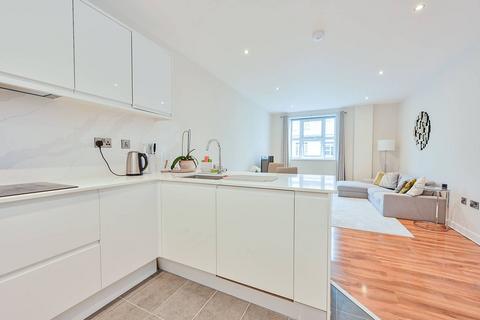 3 bedroom flat for sale, Bromyard Avenue, East Acton, London, W3