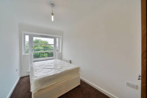 2 bedroom flat for sale, Vallance Road, Tower Hamlets, London, E1