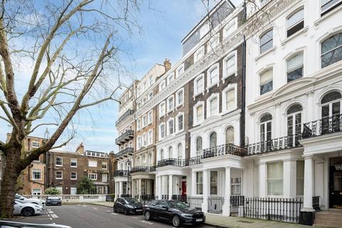 3 bedroom penthouse to rent, Beaufort Gardens, Knightsbridge, London, SW3