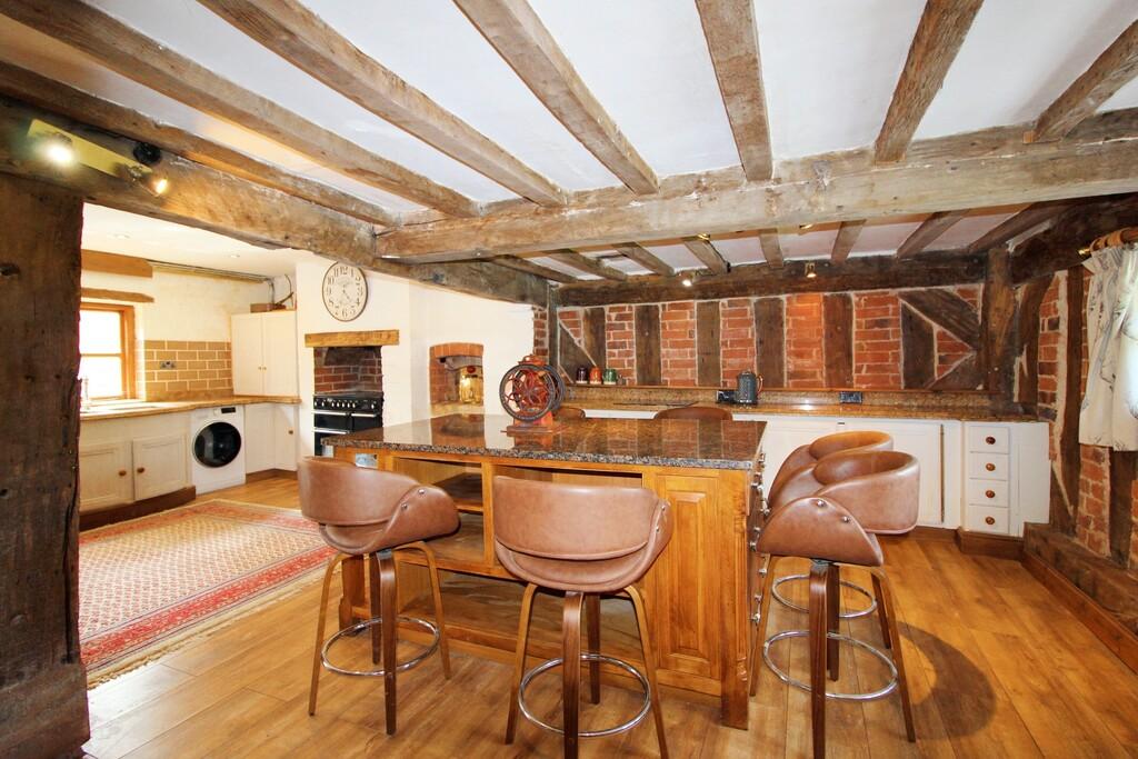 Kitchen dining