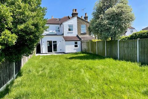 4 bedroom house for sale, Southsea Avenue, Leigh-on-Sea, Essex, SS9