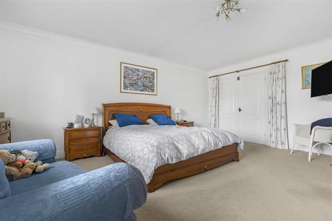 2 Farriers Close, Fringford, Bicester, OX27 8DD