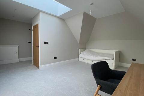 4 bedroom semi-detached house to rent, Burdon Lane, Sutton SM2
