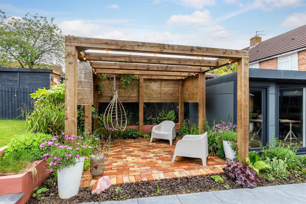 Ullswater Road, Southmead Pergola.jpg