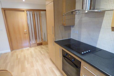 2 bedroom apartment to rent, Russell Place, Sale, M33 7LD