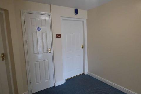 2 bedroom apartment to rent, 20 Wilmslow Ct, H/f, SK9 3TW