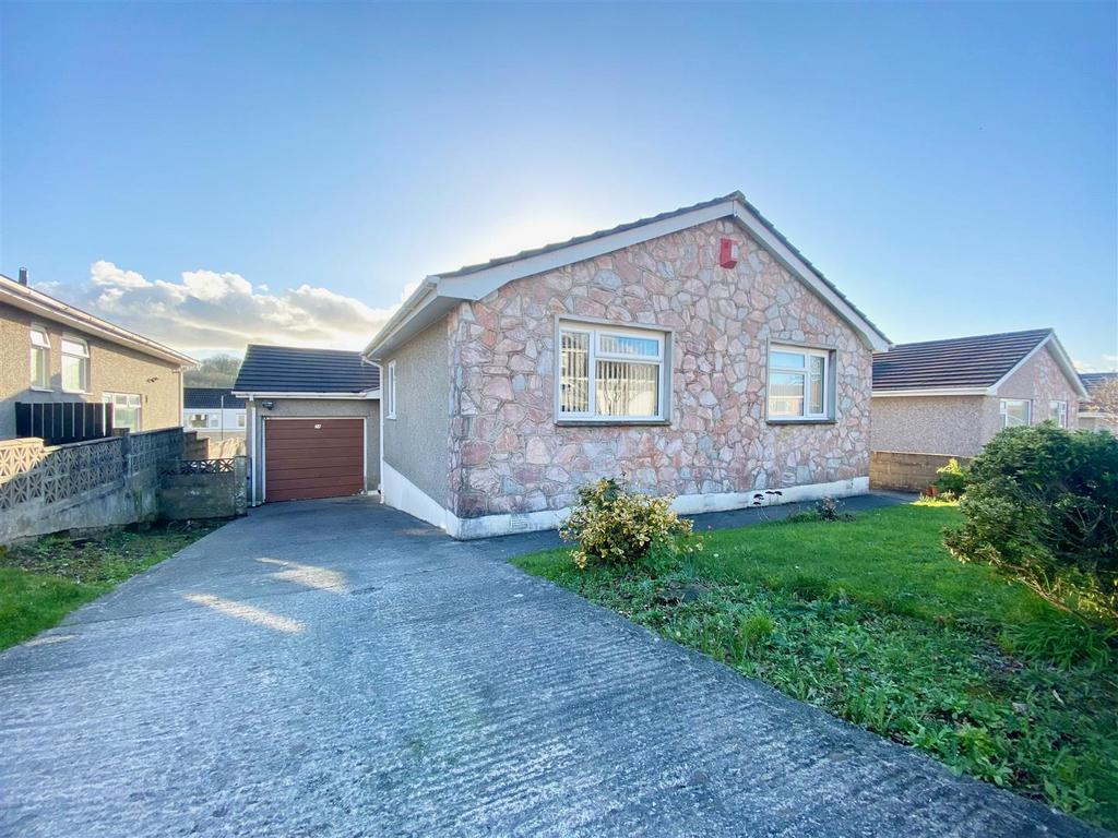 Lower Farm Road, Plymouth PL7 3 bed detached bungalow £375,000