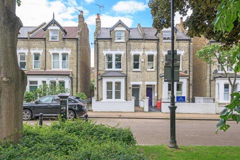 3 bedroom flat for sale, Birdhurst Road, Tonsleys, Wandsworth