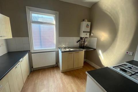 2 bedroom flat to rent, Glencoe Street, Hull