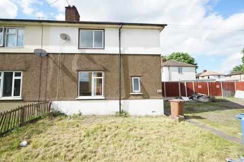 3 bedroom semi-detached house to rent, London Road, Grays