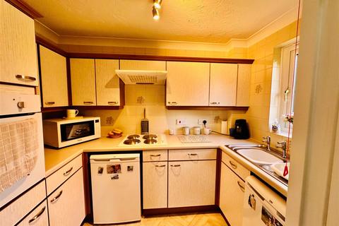 2 bedroom flat for sale, Filey Road, Scarborough