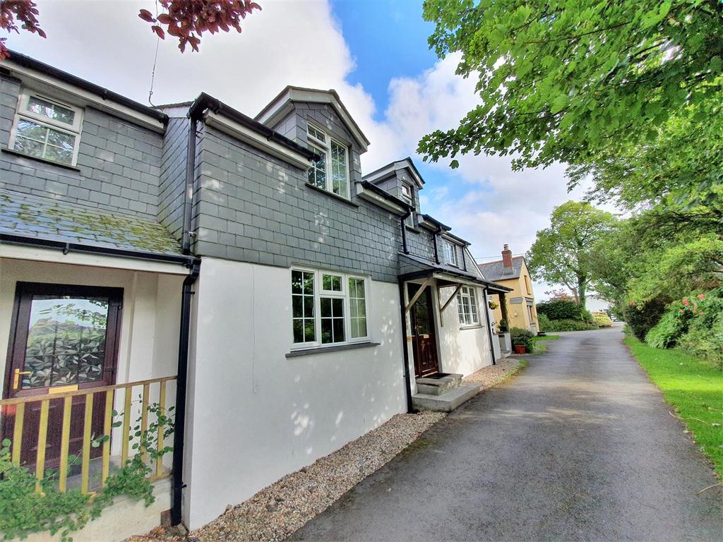 Launceston 3 bed terraced house £825 pcm (£190 pw)