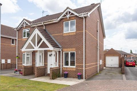 2 bedroom semi-detached house to rent, Woodale Close, Scunthorpe