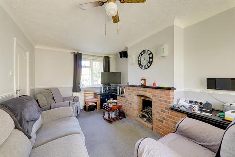 3 bedroom semi-detached house for sale, Thackeray Road, Worthing