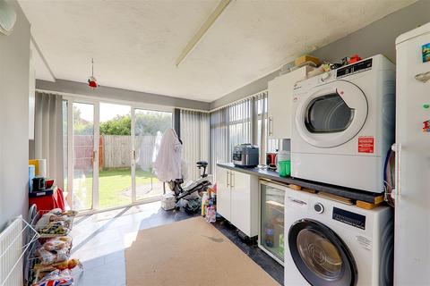 3 bedroom semi-detached house for sale, Thackeray Road, Worthing