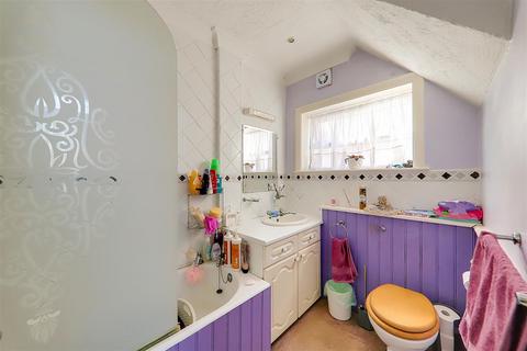 3 bedroom semi-detached house for sale, Thackeray Road, Worthing