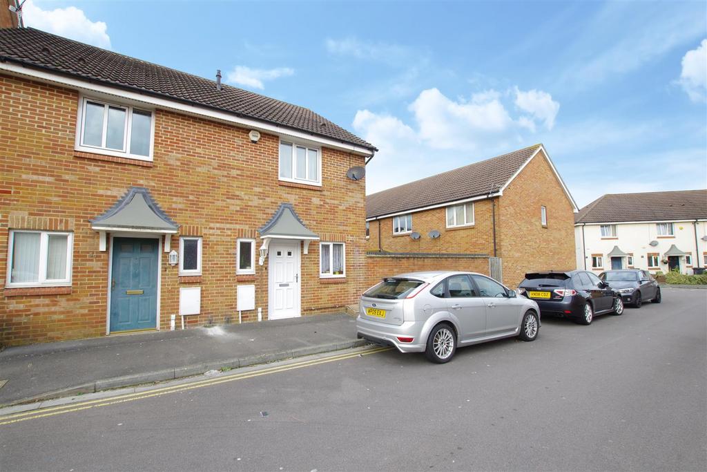 Bilborough Drive, Swindon SN3 2 bed terraced house to rent £1,000 pcm